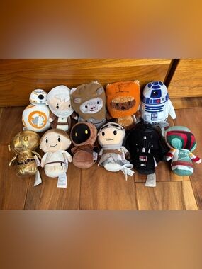 Lot of 11 Hallmark Star Wars Itty Plush